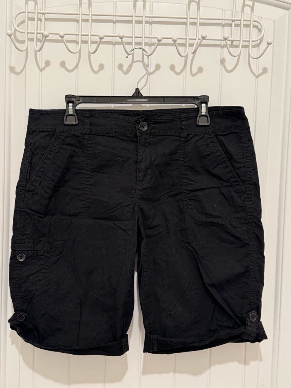Ann Taylor LOFT 10 Black Flat-Front Women's Shorts sz 10